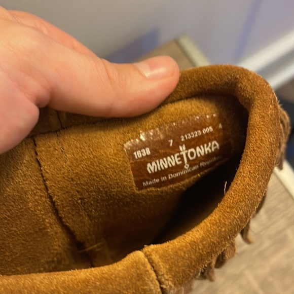 Minnetonka 3-Layer Fringe Women's Boot - Picture 2 of 3